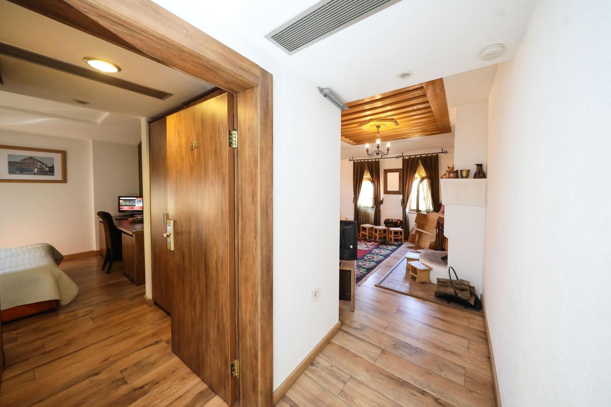 Hotel Çarshia e Jupave Gjakova Extérieur photo